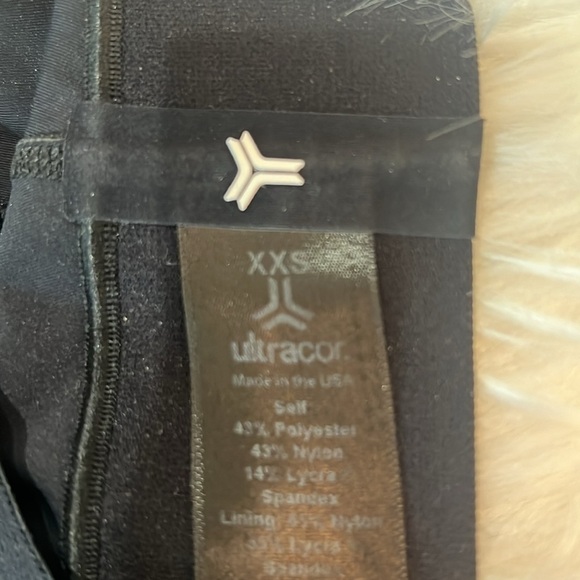 Ultracor Serendipity Pink Patent Cropped Hoodie and Sprinter High Leggin… - Picture 15 of 15